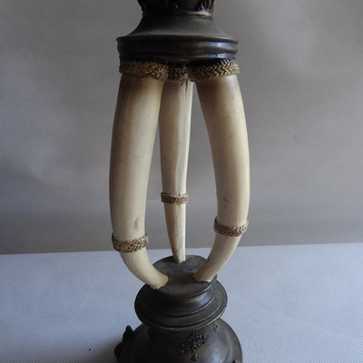 仿古象牙白燭臺(tái) 家居工藝的優(yōu)雅點(diǎn)綴